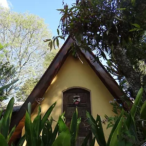  Alojamento de Acomodação e Pequeno-almoço Chale Rancho Aratama Brasil